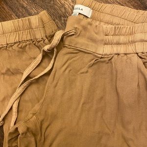 Aritzia Talula Tan Joggers